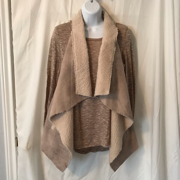 TCEC shearling vest - Picture 2 of 8